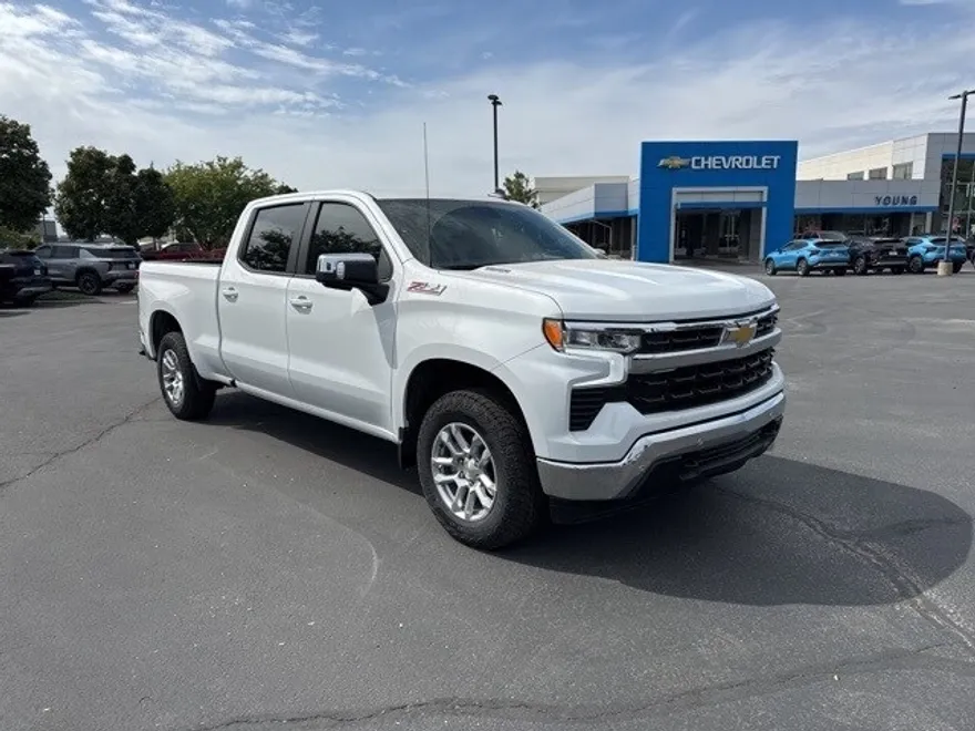 2026 Chevrolet Silverado 1500 LT photo 1