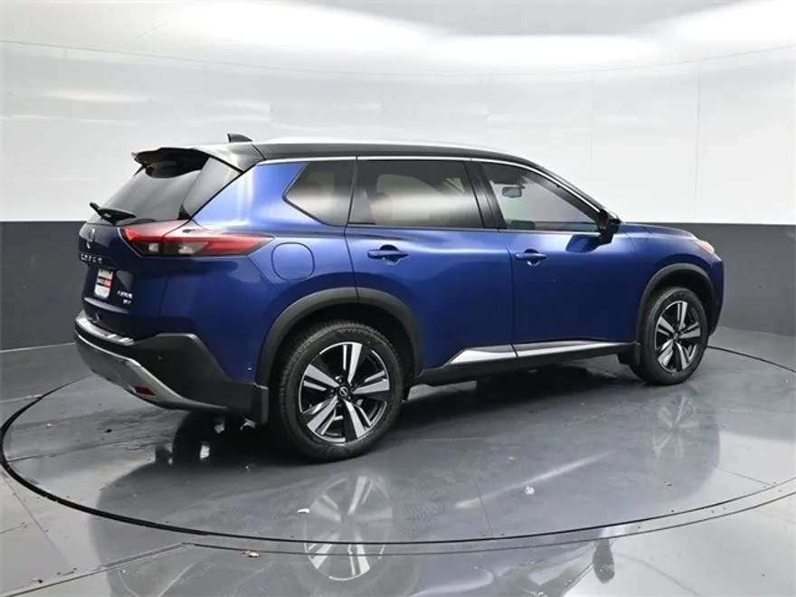 2023 Nissan Rogue Platinum photo 1