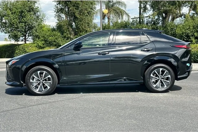 2025 Lexus RZ 300e photo 1