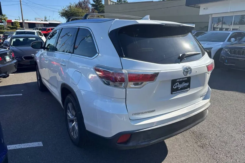 2015 Toyota Highlander XLE photo 1