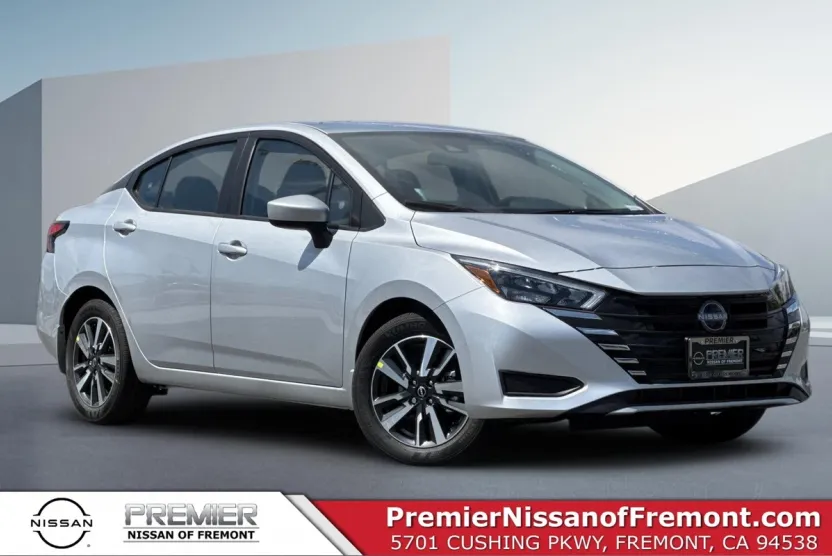 2025 Nissan Versa 1.6 SV photo 1