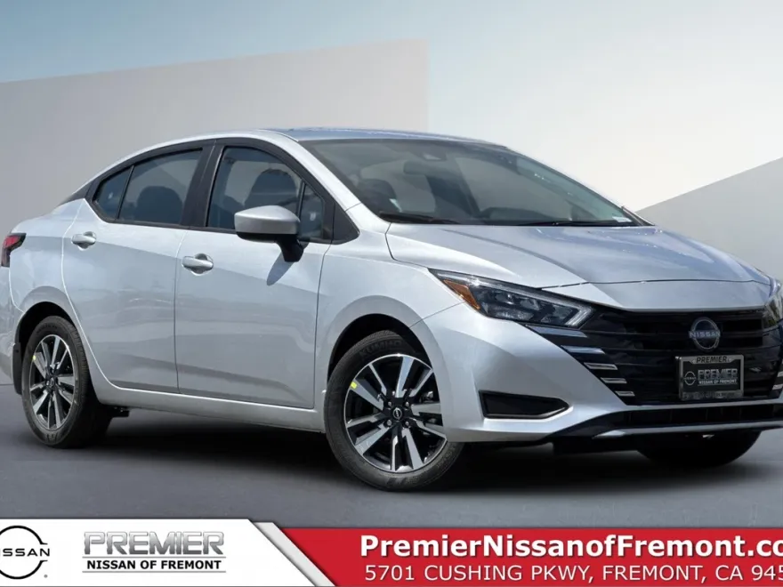 2025 Nissan Versa 1.6 SV photo 1