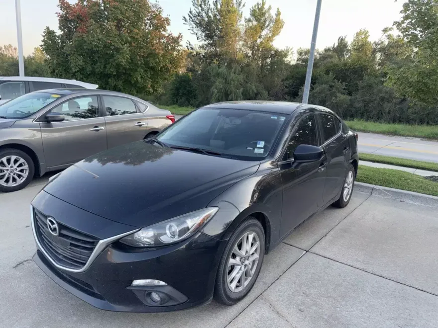 2016 Mazda Mazda3 Grand Touring photo 1