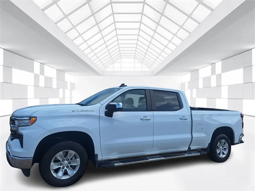 2024 Chevrolet Silverado 1500 LT photo 1
