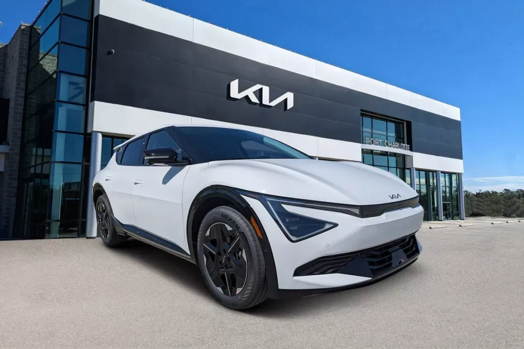 2025 Kia EV6 Wind photo 1