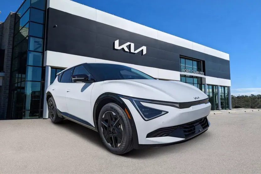 2025 Kia EV6 Wind photo 1