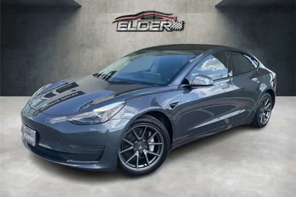2023 Tesla Model 3 photo 1