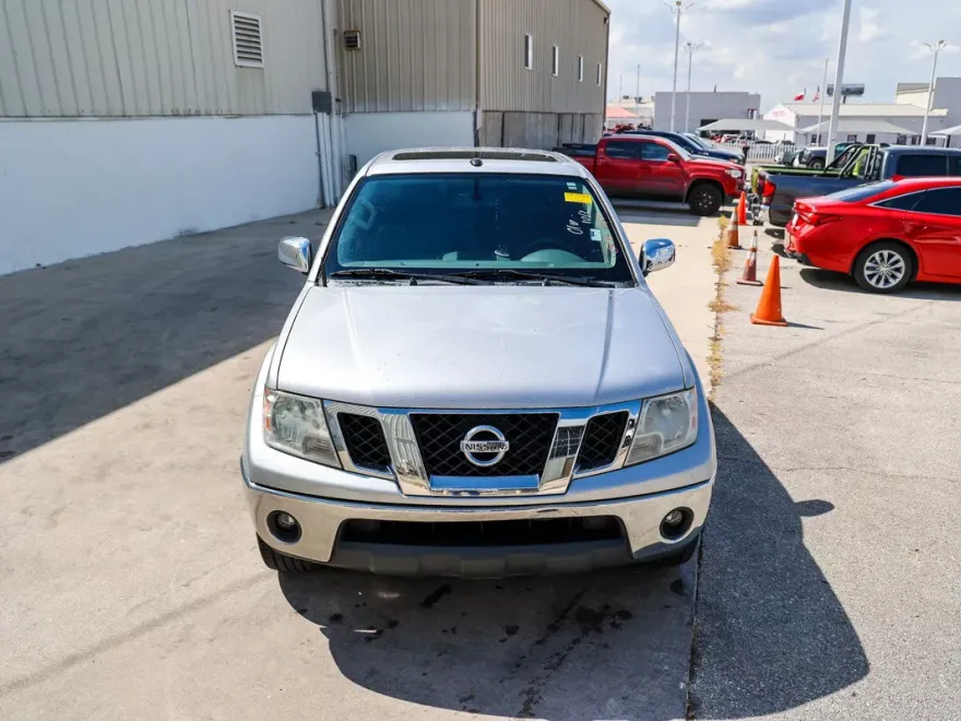 2019 Nissan Frontier SL photo 1