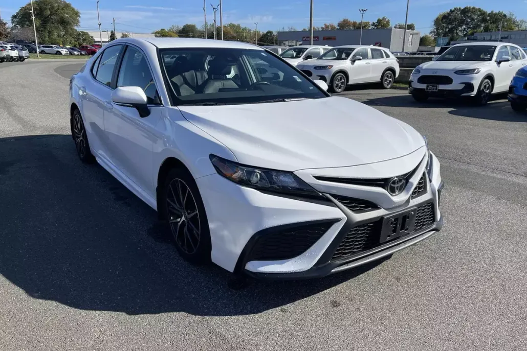 2024 Toyota Camry SE photo 1