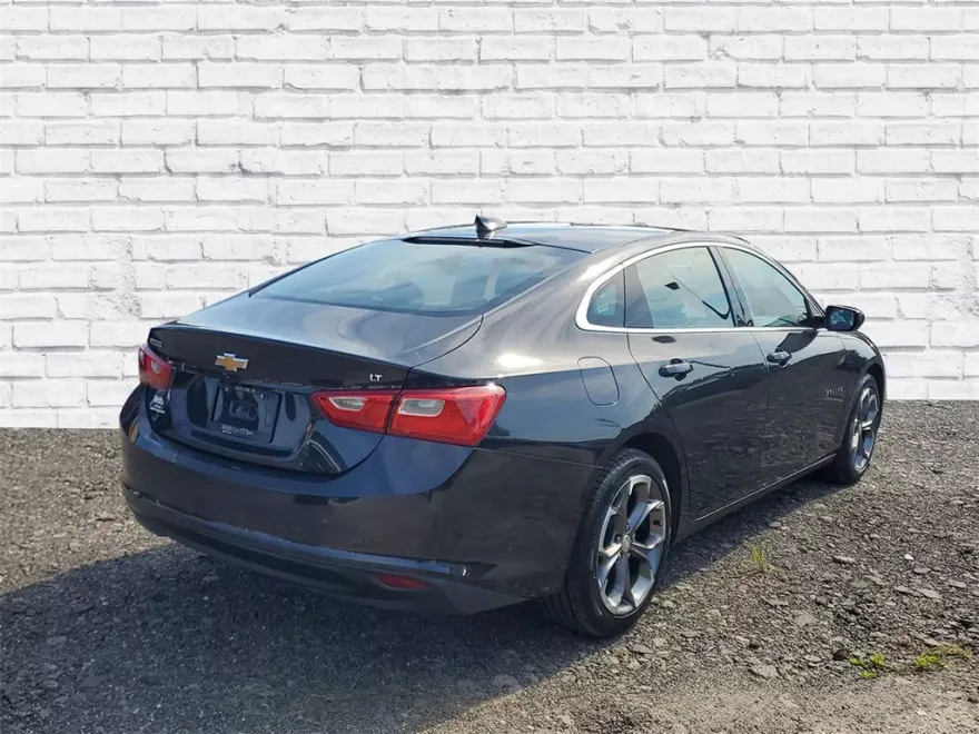 2023 Chevrolet Malibu 1LT photo 1