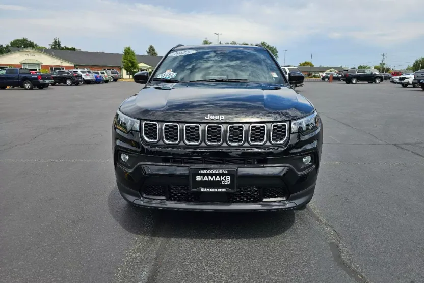 2025 Jeep Compass Latitude photo 1
