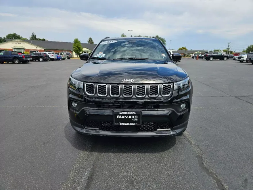 2025 Jeep Compass Latitude photo 1