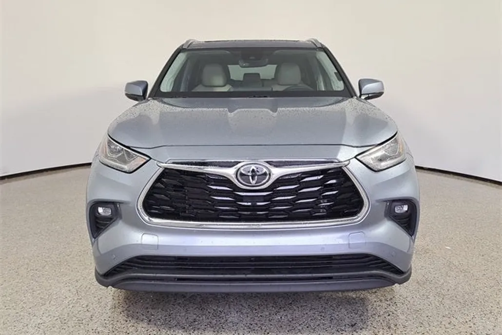 2023 Toyota Highlander Limited photo 1