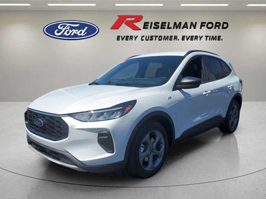 2025 Ford Escape ST-Line photo 1