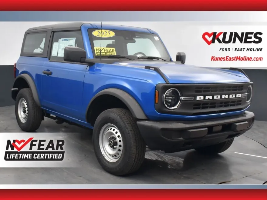 2025 Ford Bronco Base photo 1