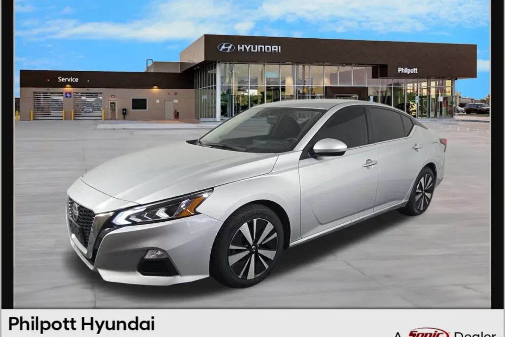 2022 Nissan Altima 2.5 SV photo 1