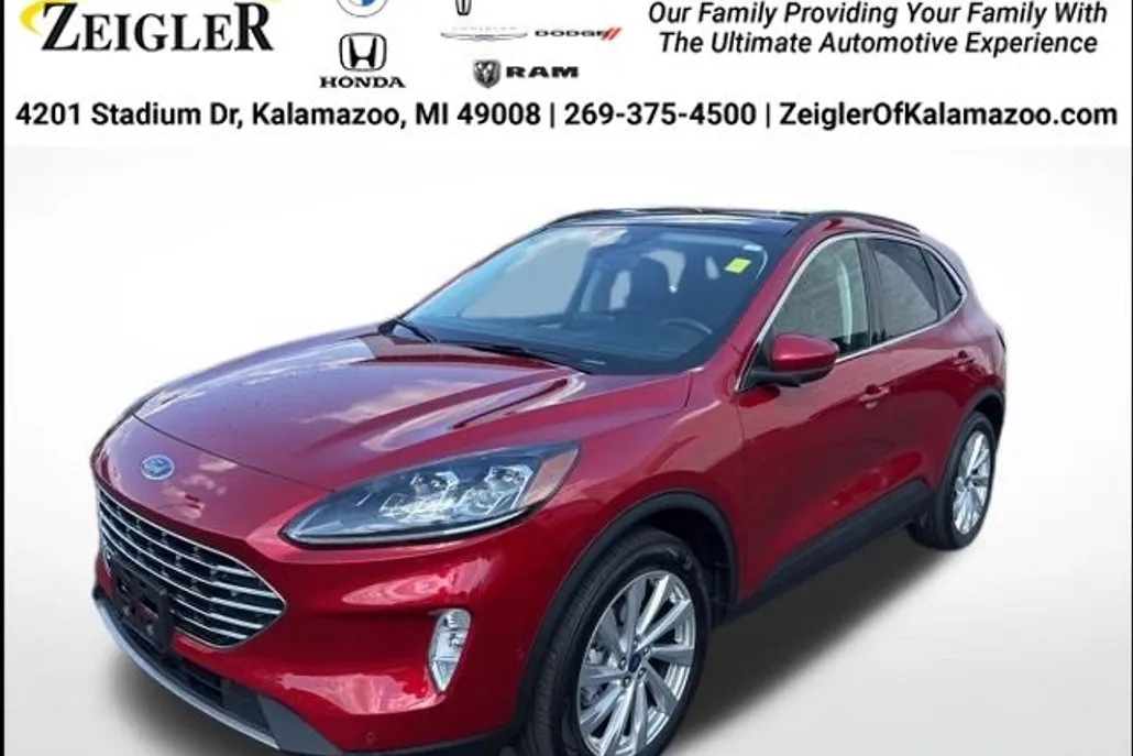 2022 Ford Escape Titanium photo 1