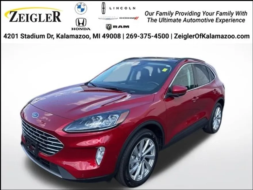 2022 Ford Escape Titanium photo 1