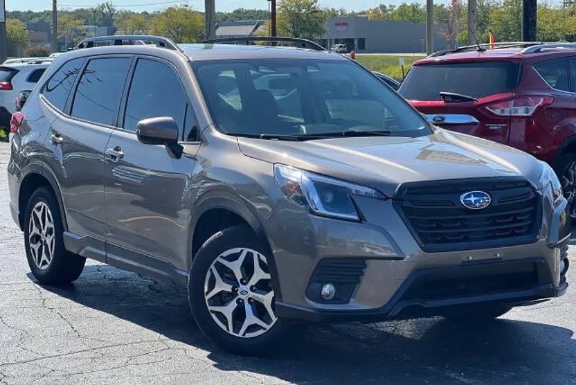 2022 Subaru Forester Premium photo 1