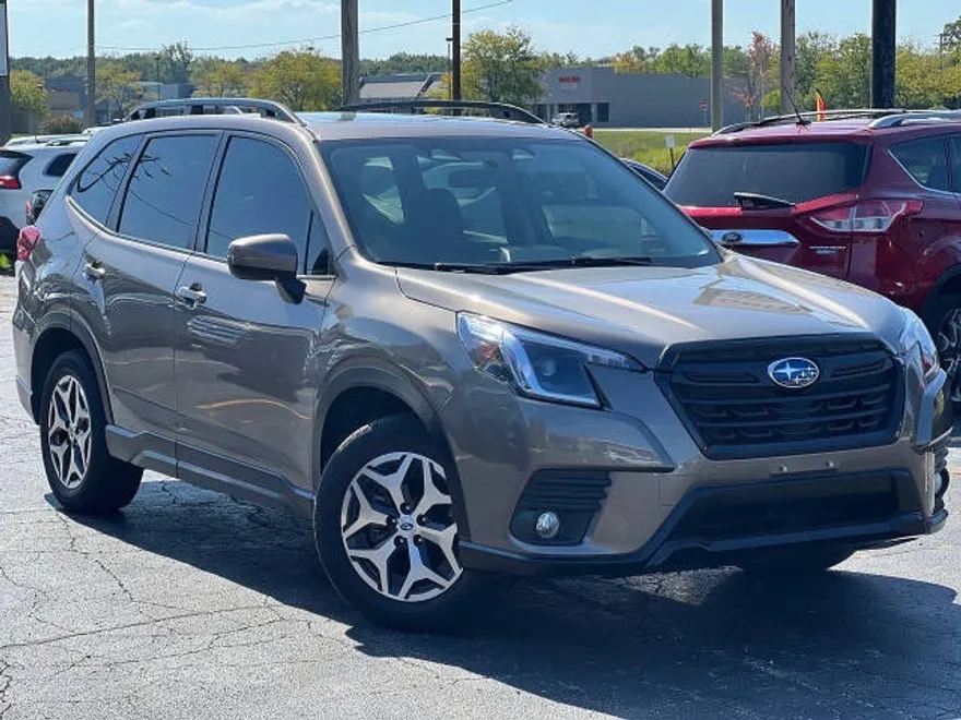 2022 Subaru Forester Premium photo 1