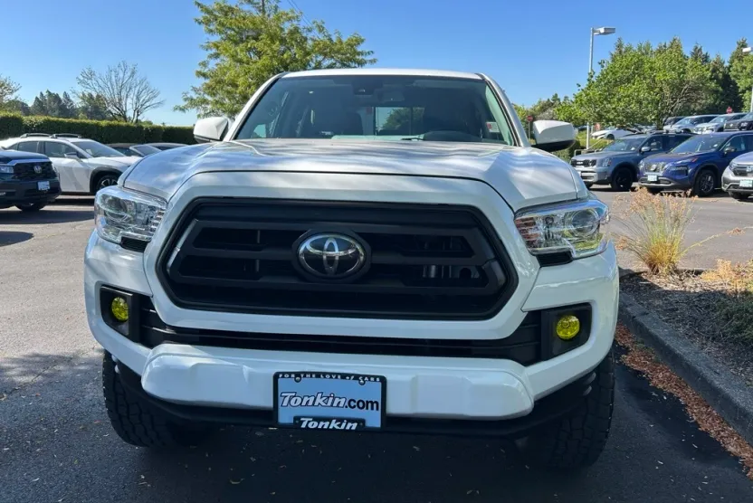 2021 Toyota Tacoma SR5 photo 1