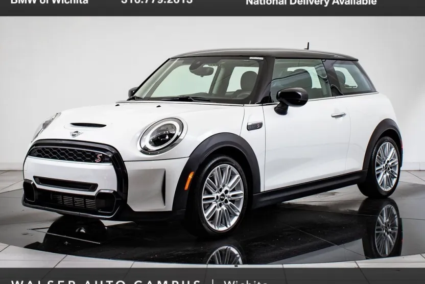2024 Mini Cooper Hardtop S photo 1