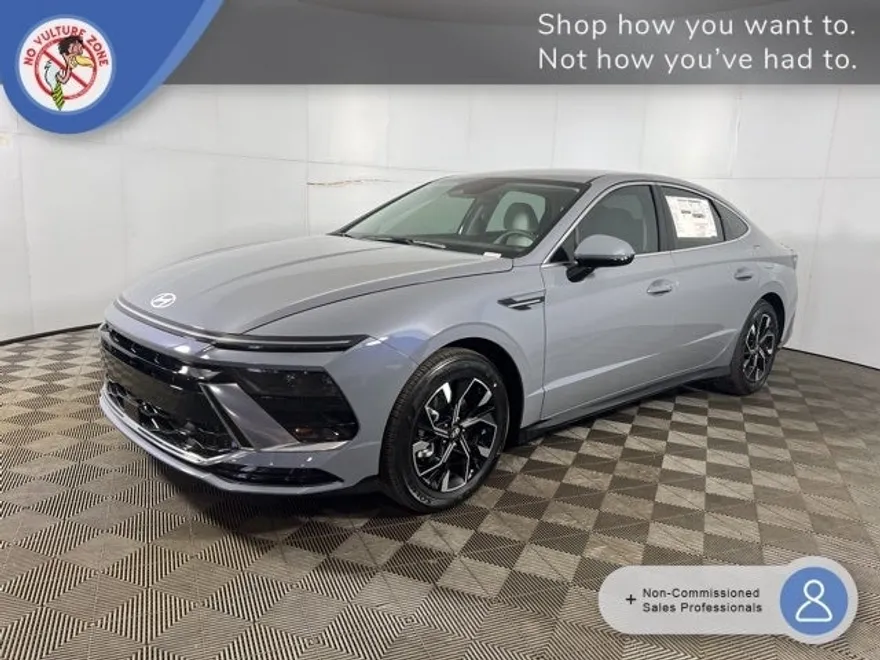2025 Hyundai Sonata SEL photo 1