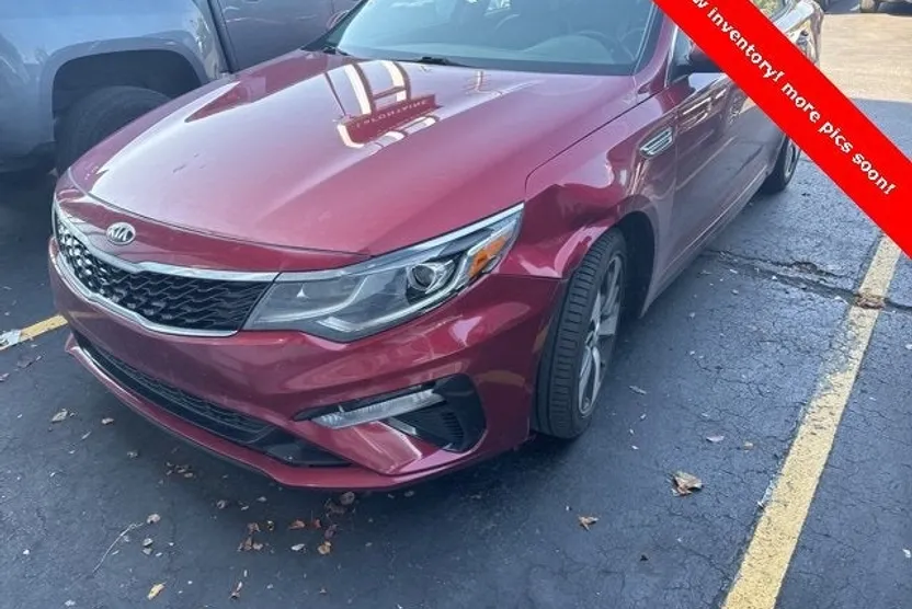 2019 Kia Optima S photo 1