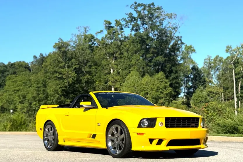 2005 Ford Mustang GT photo 1