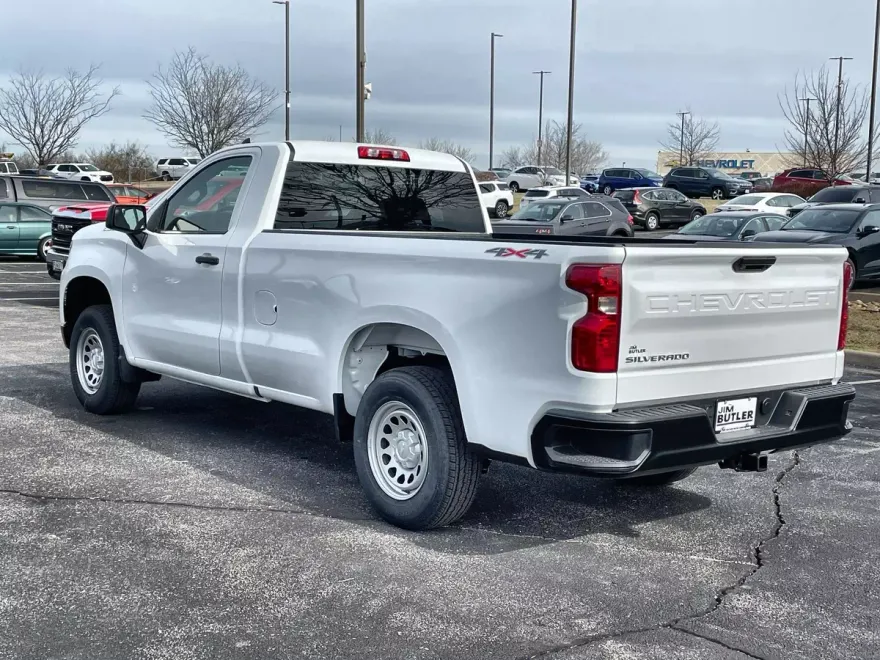 2025 Chevrolet Silverado 1500 photo 1