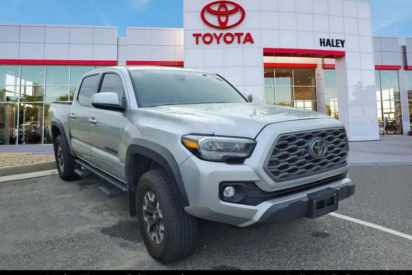 2023 Toyota Tacoma TRD Off-Road photo 1