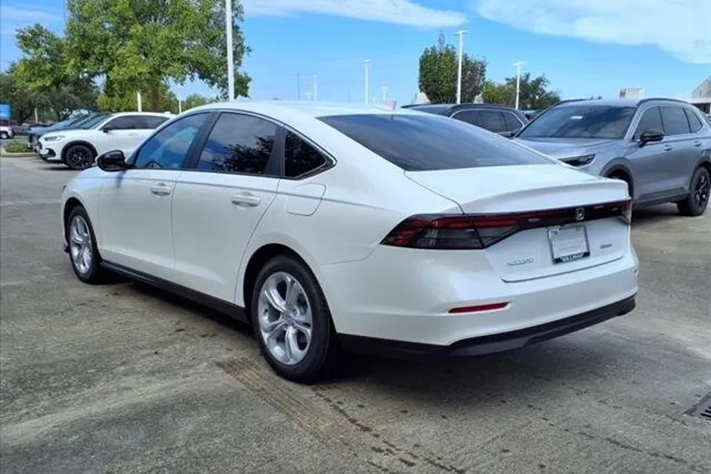 2025 Honda Accord LX photo 1