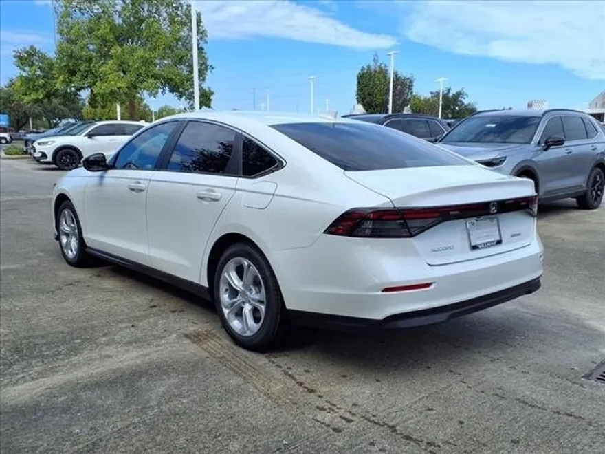 2025 Honda Accord LX photo 1