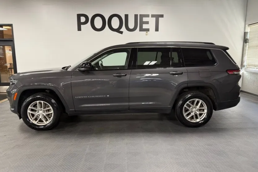 2022 Jeep Grand Cherokee Laredo photo 1