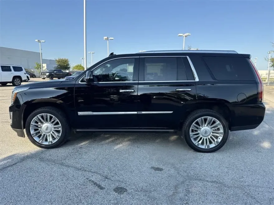 2020 Cadillac Escalade Platinum photo 1