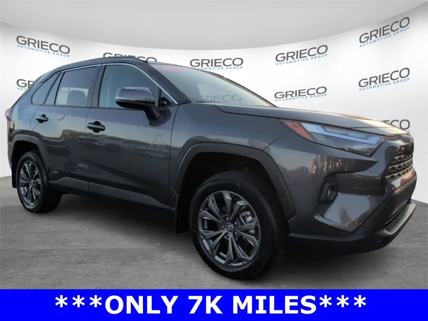 2024 Toyota RAV4 Hybrid XLE Premium photo 1