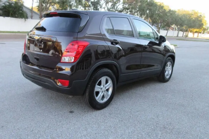 2020 Chevrolet Trax LS photo 1