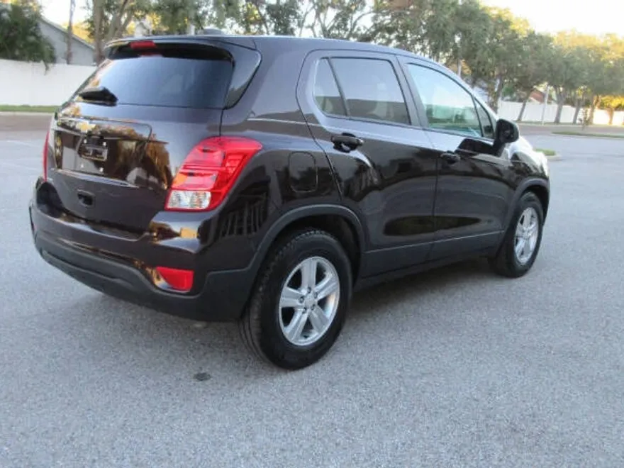 2020 Chevrolet Trax LS photo 1