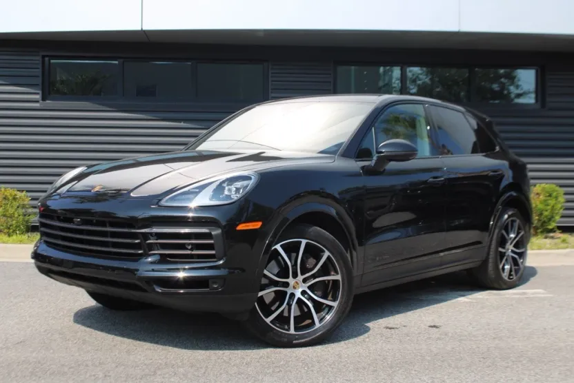 2023 Porsche Cayenne Platinum Edition photo 1