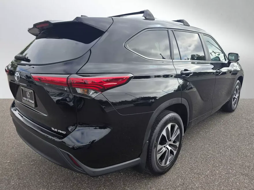 2023 Toyota Highlander XSE photo 1