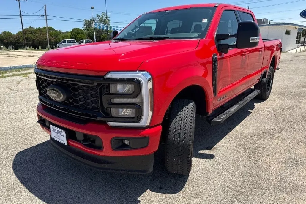 2025 Ford F-250 Lariat photo 1