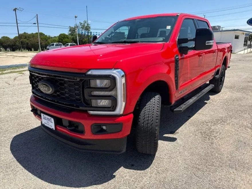 2025 Ford F-250 Lariat photo 1