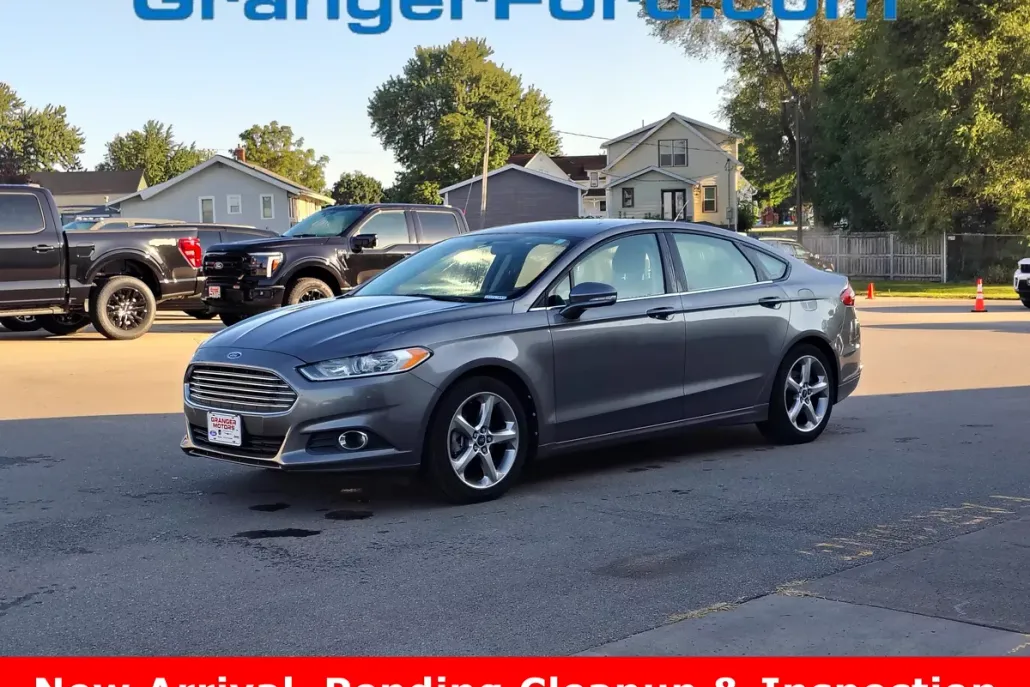 2013 Ford Fusion SE photo 1