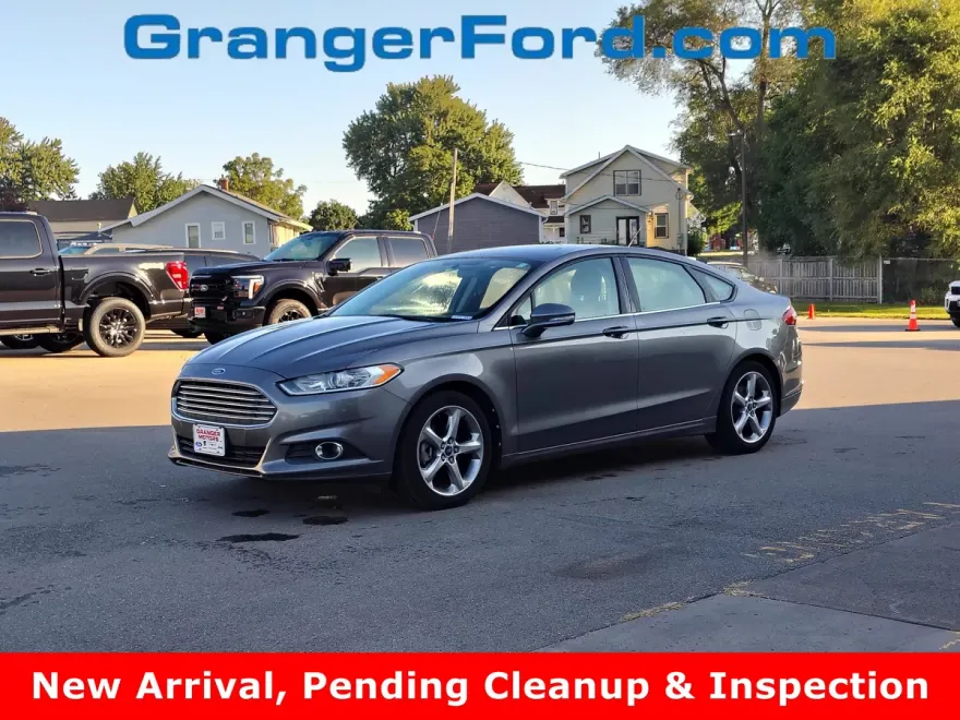 2013 Ford Fusion SE photo 1
