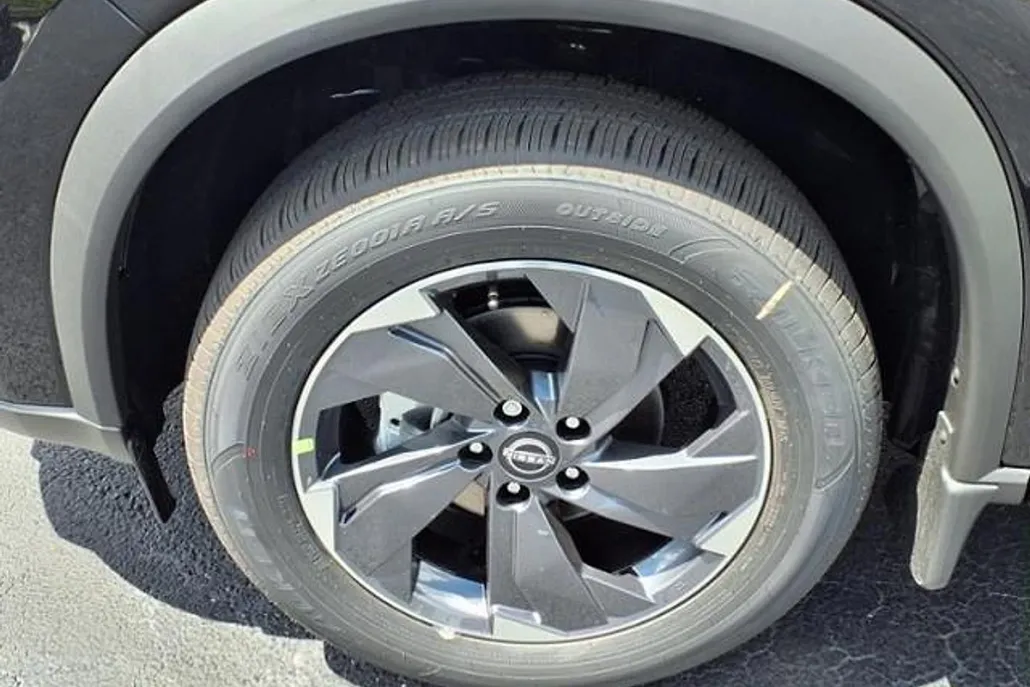 2026 Nissan Rogue SV photo 1