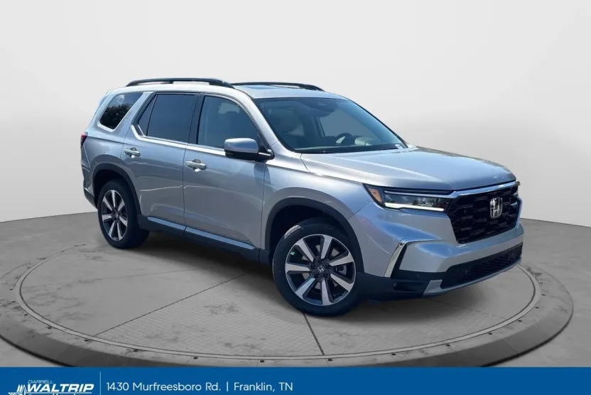 2025 Honda Pilot Touring photo 1
