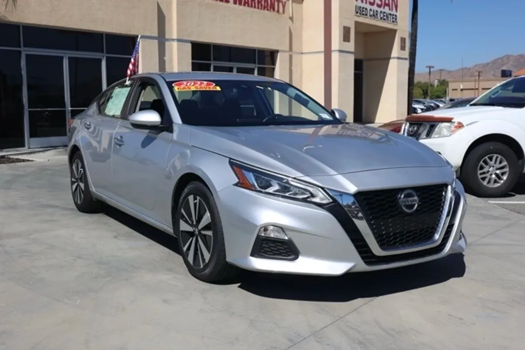 2022 Nissan Altima 2.5 SV photo 1