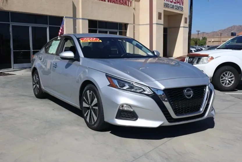 2022 Nissan Altima 2.5 SV photo 1