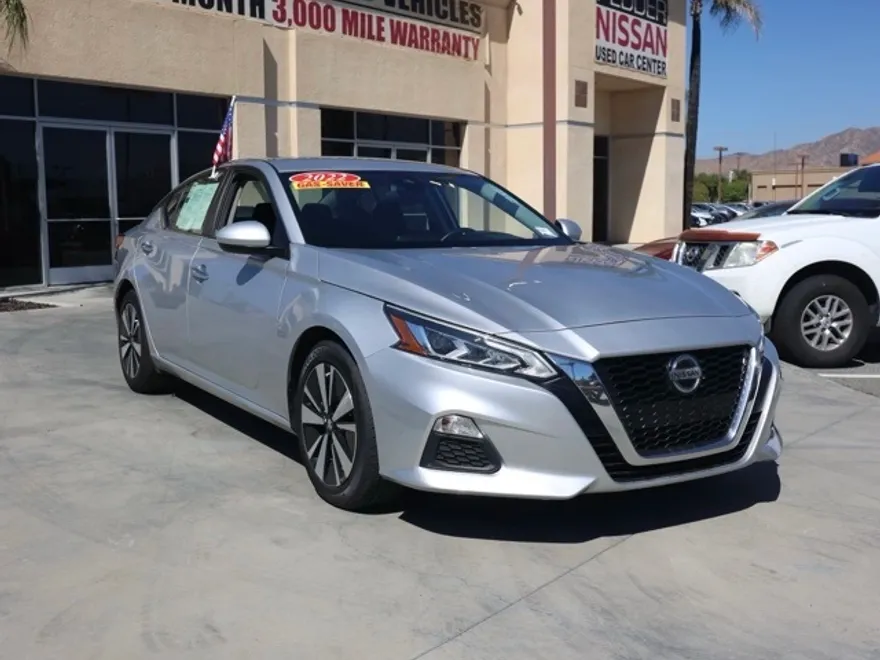 2022 Nissan Altima 2.5 SV photo 1