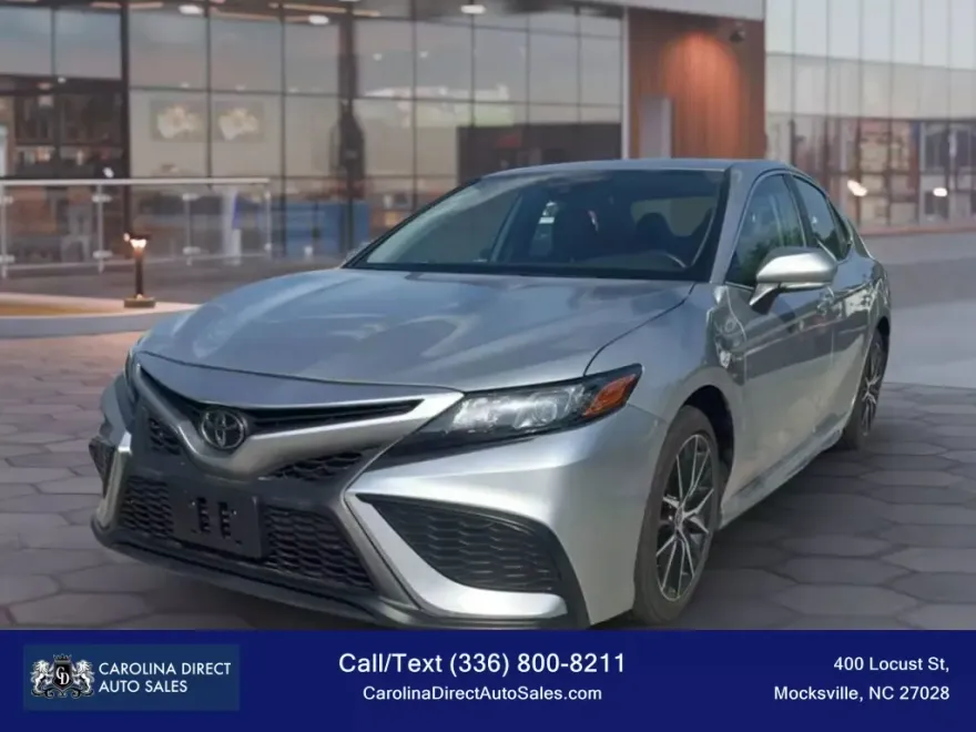 2024 Toyota Camry SE photo 1